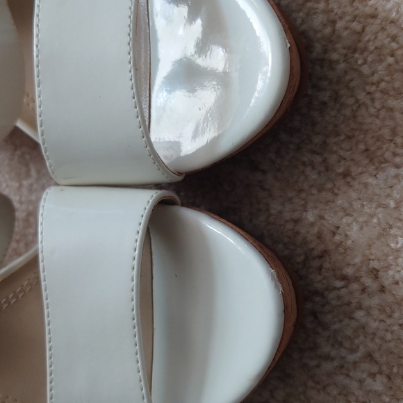 Ellen Tracy Patsy Sandals Size 7 - Picture 6 of 6